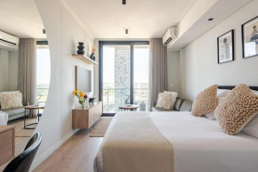 Cozy Stay at The Ellipse Waterfall